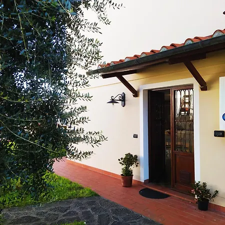 La Chicca 4/6 Posti Letto Villa Capannori Room photo
